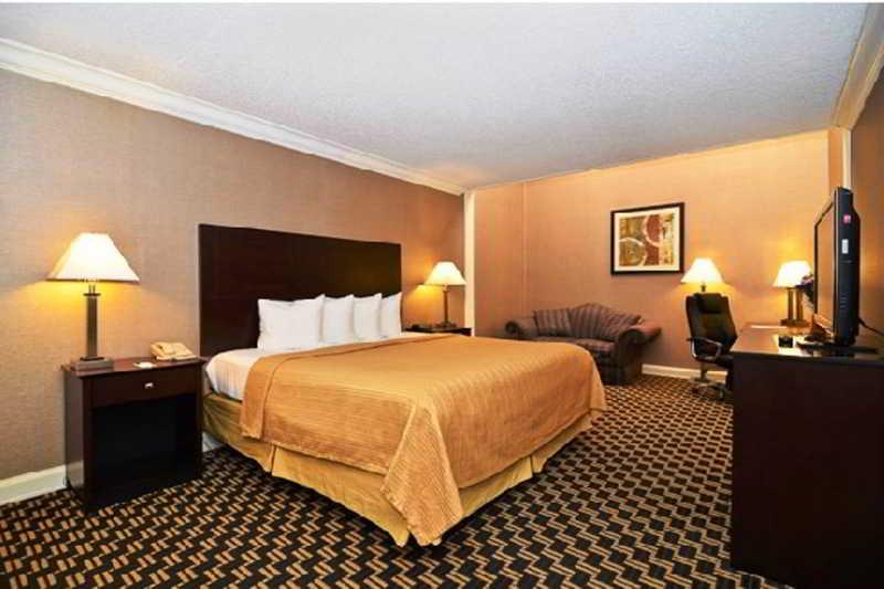 Quality Inn & Conference Center Akron Exterior photo