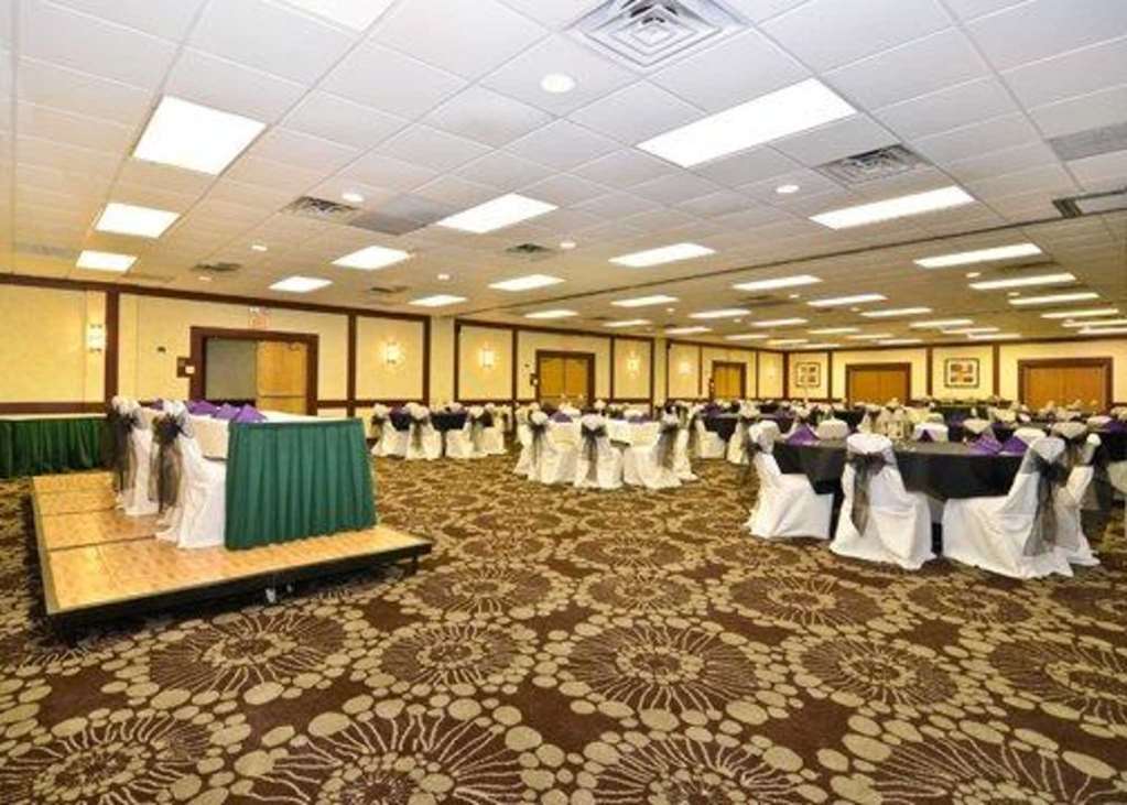 Quality Inn & Conference Center Akron Restaurant photo