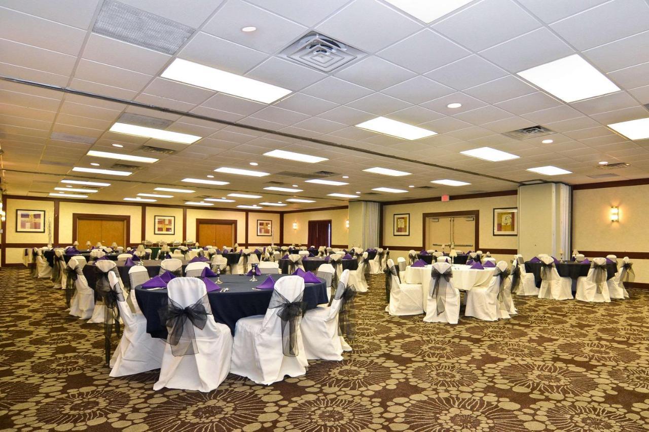 Quality Inn & Conference Center Akron Exterior photo